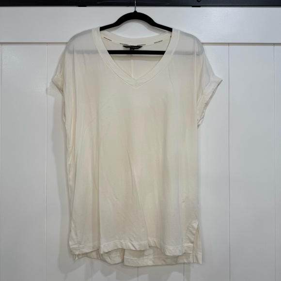 Banana Republic Cream V-Neck Short Sleeve Top - Picture 1 of 4